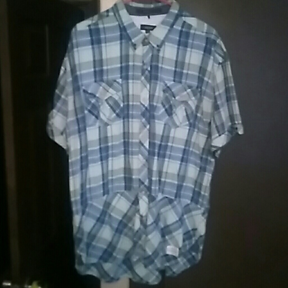 Men Akoo collar shirt